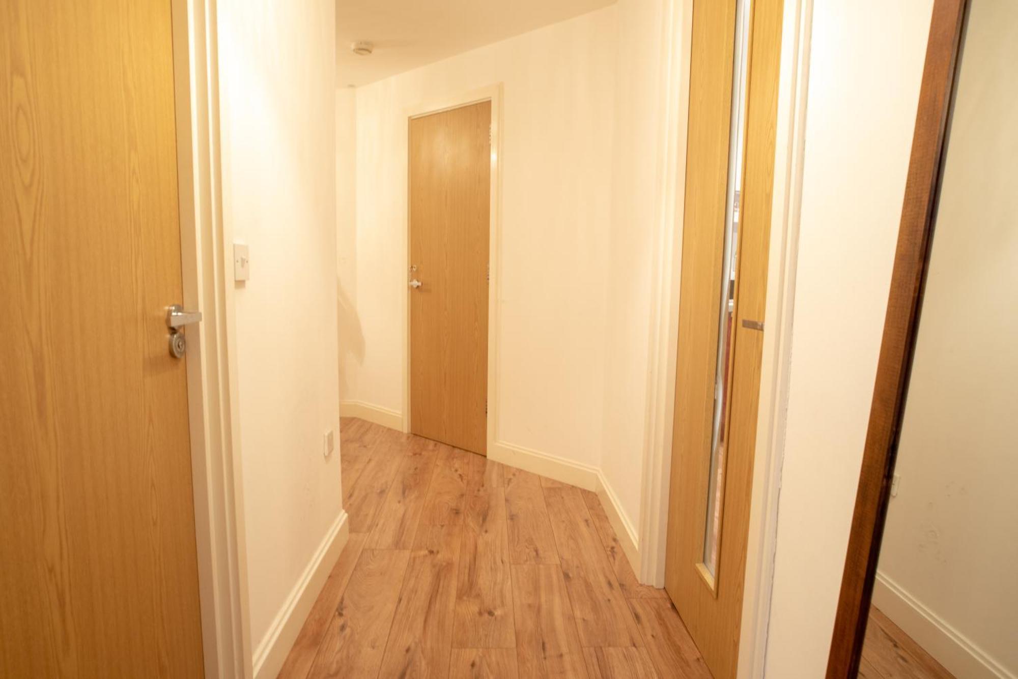 Spacious 1 Bed Apartment With Workspace, Coffee & Free Secure Parking Бирмингем Экстерьер фото