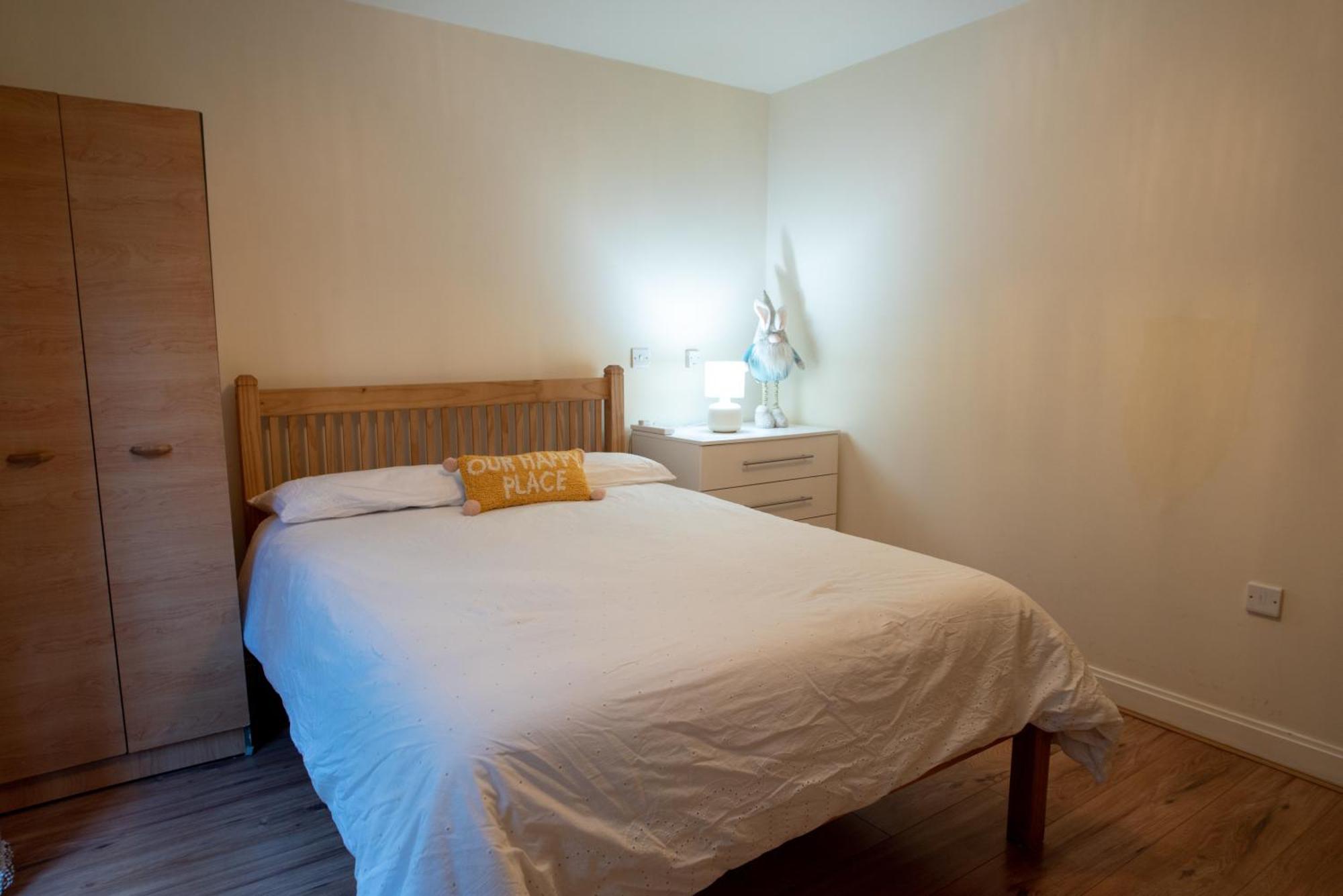 Spacious 1 Bed Apartment With Workspace, Coffee & Free Secure Parking Бирмингем Экстерьер фото